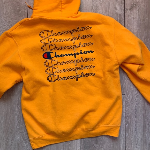 URBAND OUTFITTERS X CHAMPION - Picture 6 of 8
